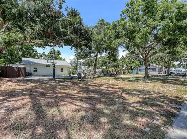 0 8th St #24, Sarasota, FL 34237