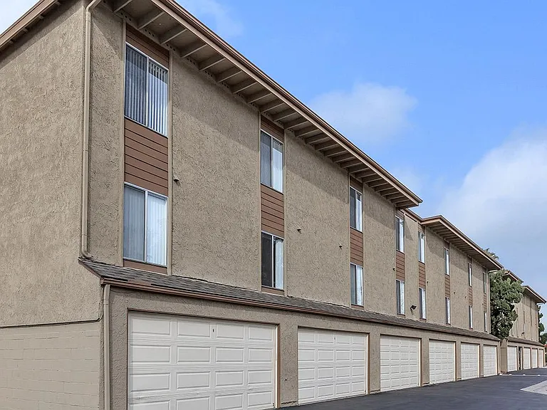5001 Beach Blvd — Photo 25