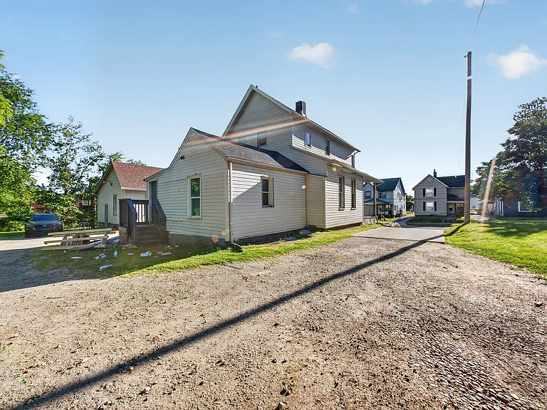 511 Brown St — Photo 33