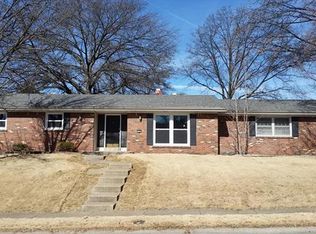1005 Elmwood Dr, Saint Charles, MO