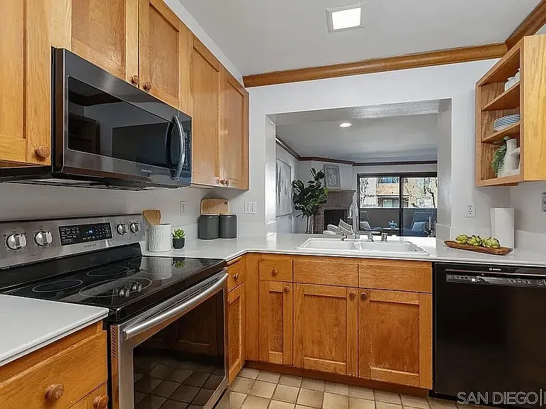 8840 Villa La Jolla Dr #203 — Photo 21