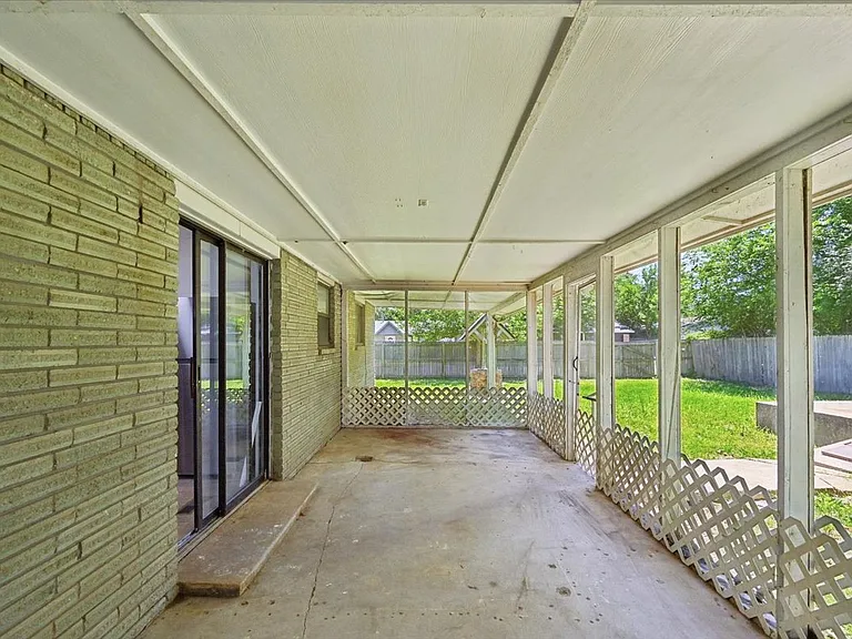 1224 S Broadway St — Photo 18
