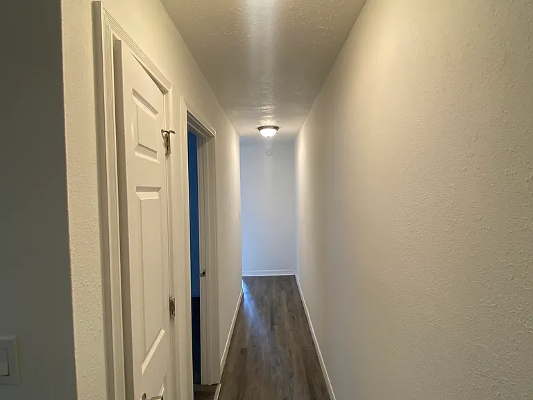 621 N Oxford St — Photo 8