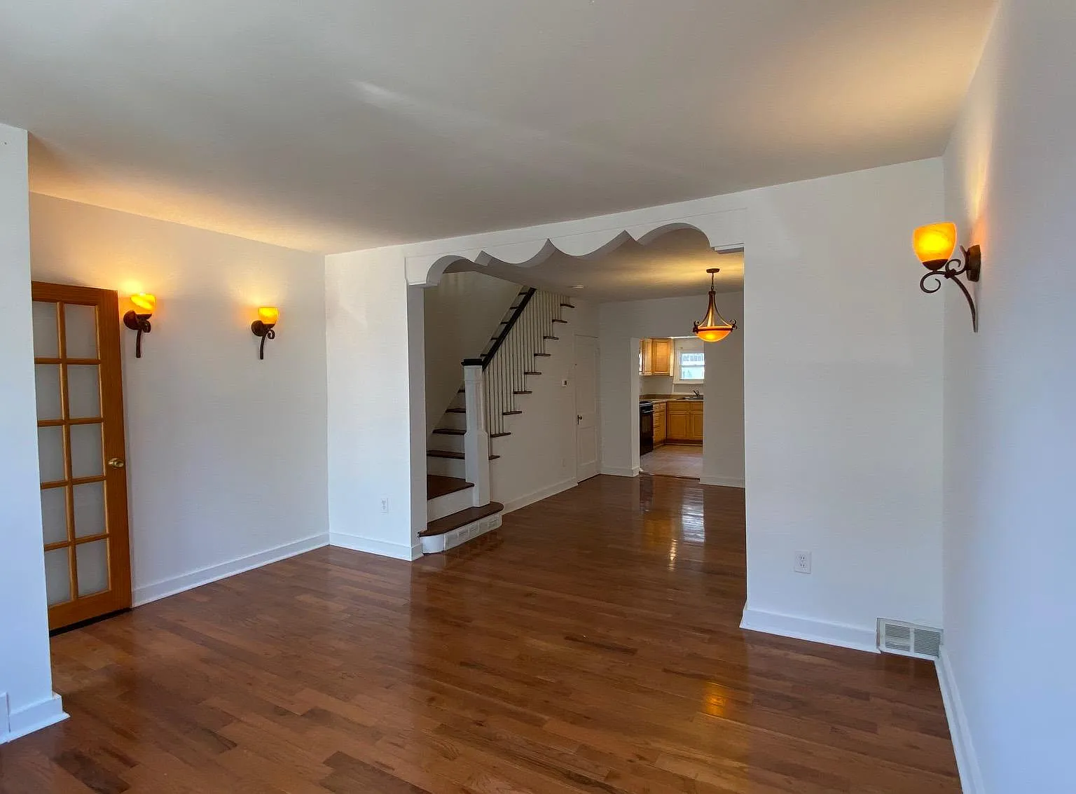 3 bed, 1.5 bath, 1366 sqft, $1,795 — Photo 4