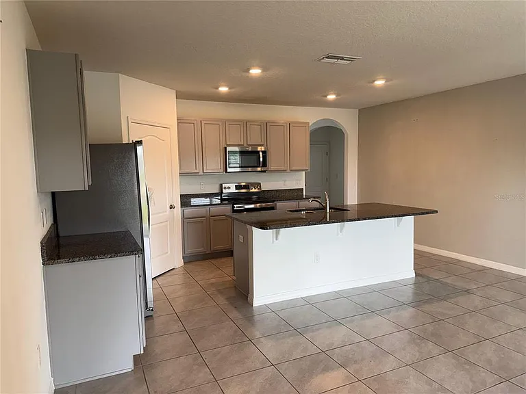 521 Nicken Grv — Photo 5