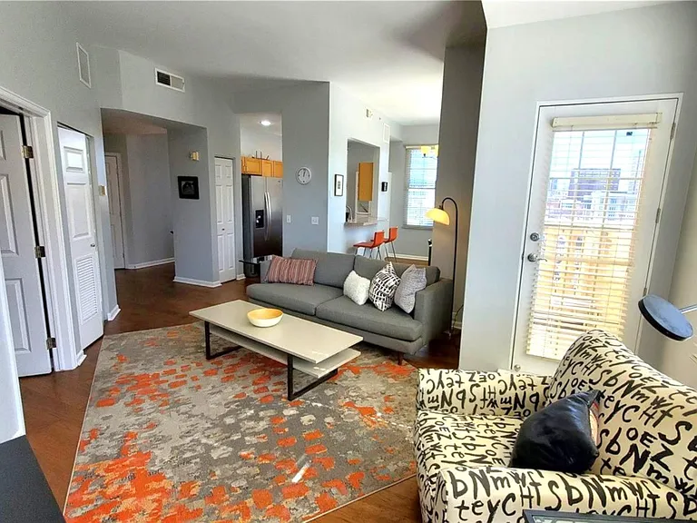 475 W 12th Ave #8H — Photo 2