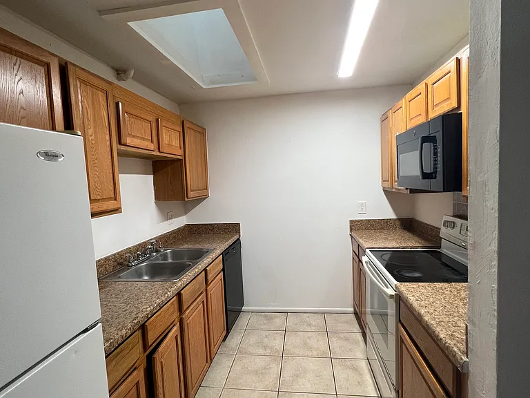 4153 Spitfire Ave #4153 — Photo 5