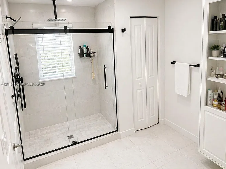 6835 Broadwater Ln — Photo 13