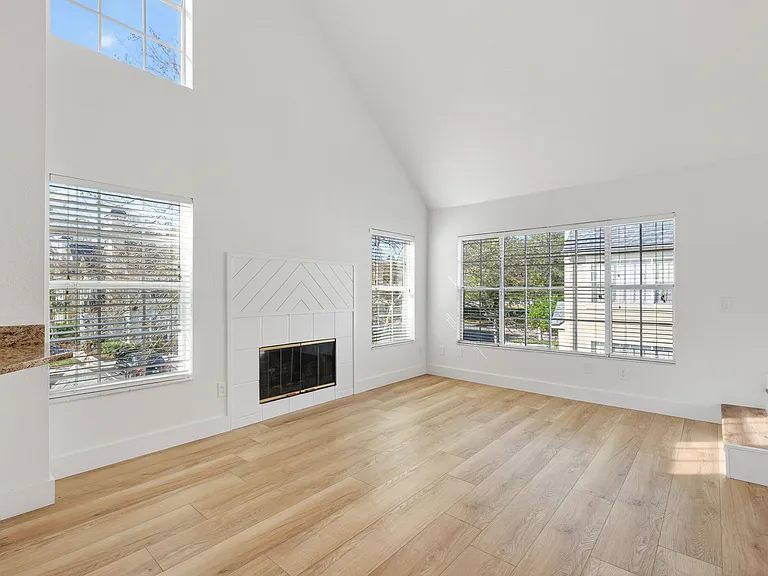 13700 Richmond Park Dr N #1105 — Photo 12