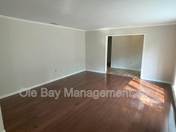 5th image of 613 Vaughn Dr N