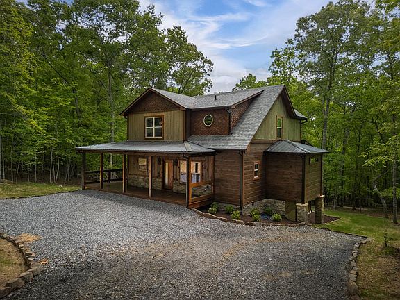 4th image of 375 Ridge Brook Dr