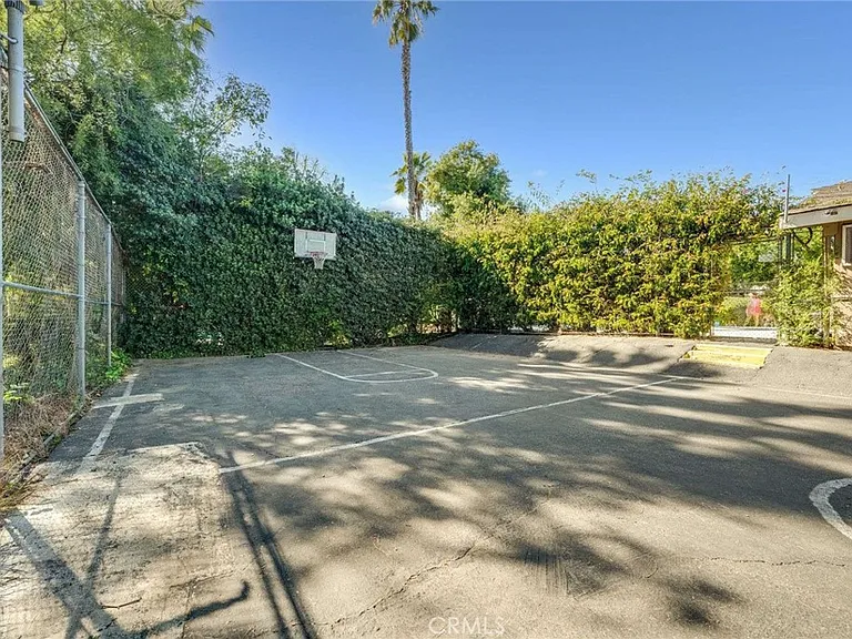 623 E Matchwood Pl — Photo 23