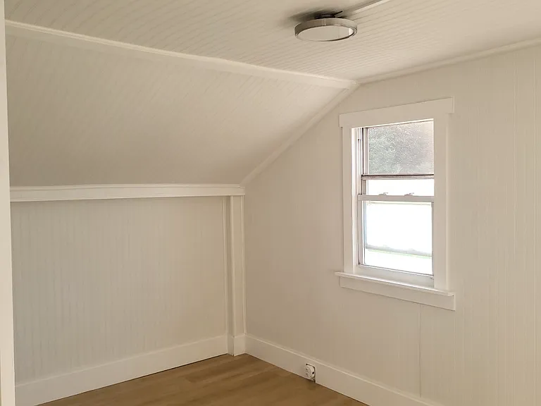 upstair bedroom