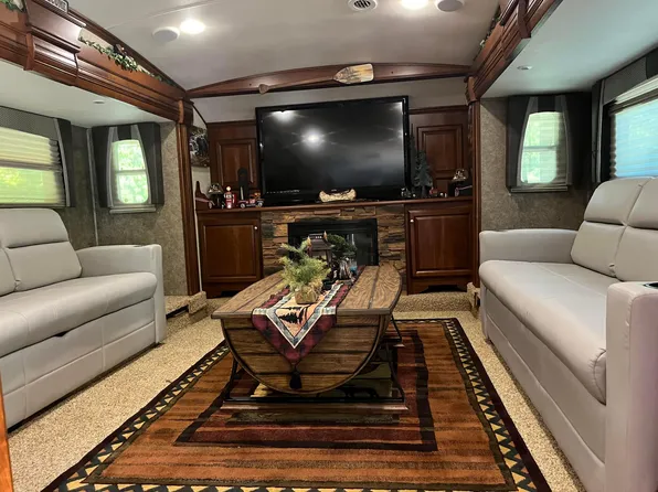 238 Deerslayer Trl, Logan, OH 43138