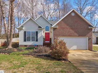 609 Lake Lennox Dr, Simpsonville, SC 29681