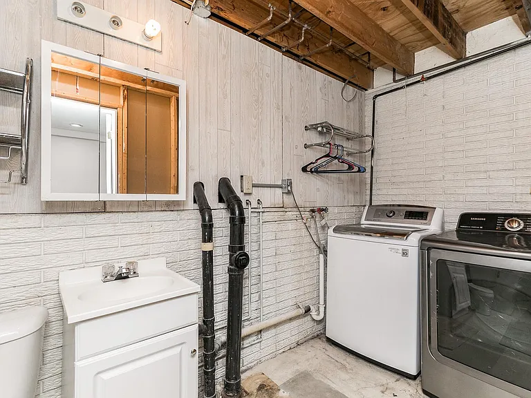 130 Harbet Ave NW — Photo 24