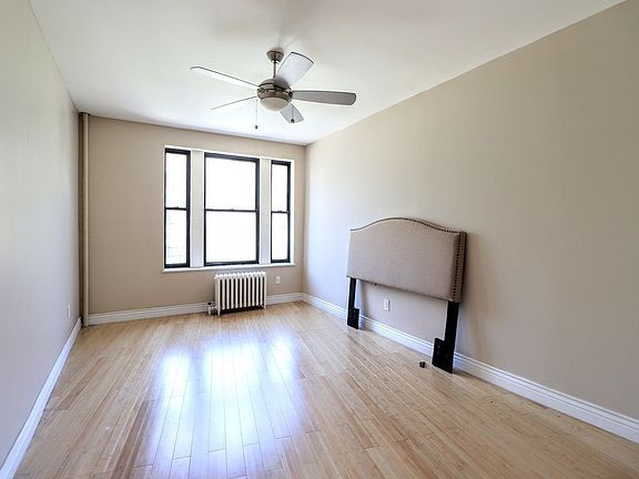 3rd image of 286 Fort Washington Ave