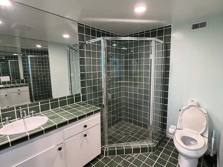 681 S Orange Grove Blvd #2 — Photo 12