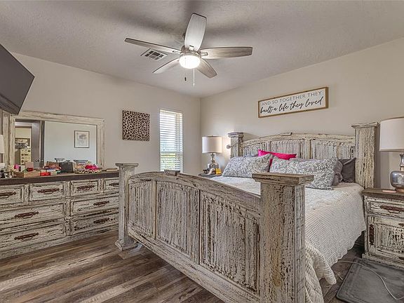5th image of 1006 Stonegate Dr