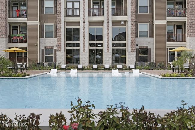 kings-landing-kingwood-tx-pool (1)