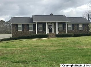 323 Meadow Wood Rd, Gadsden, AL 35901