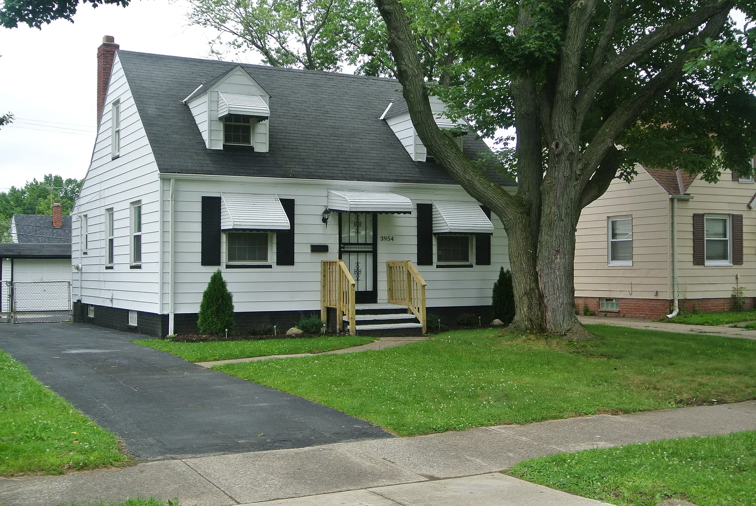 3954 Lee Heights Blvd photo 1