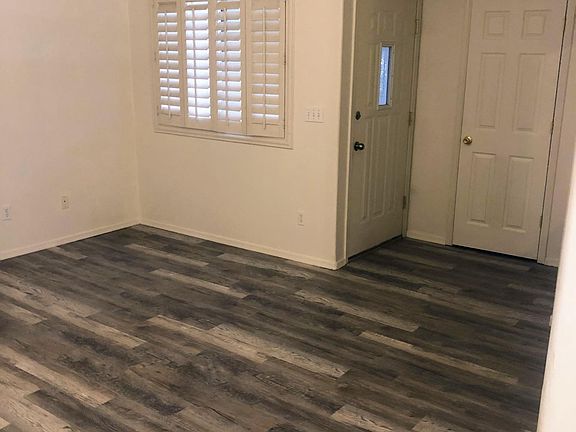 Living Room/Front Entry