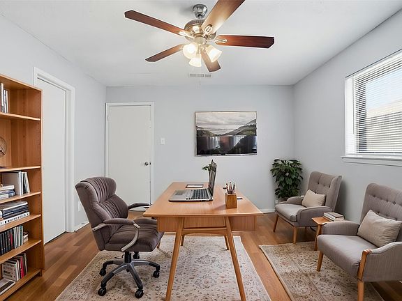 4th image of 1917 Aspen Ln