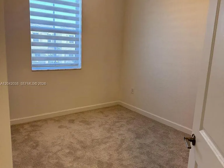 2444 SE 29th St #0 — Photo 4