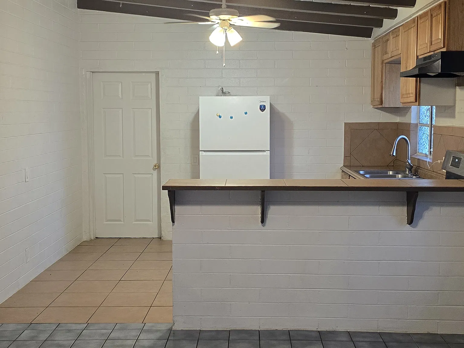 3 bed, 1062 sqft, $1,400 — Photo 4