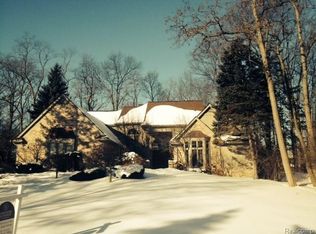 2626 Norwood Rd, Bloomfield Hills, MI 48302