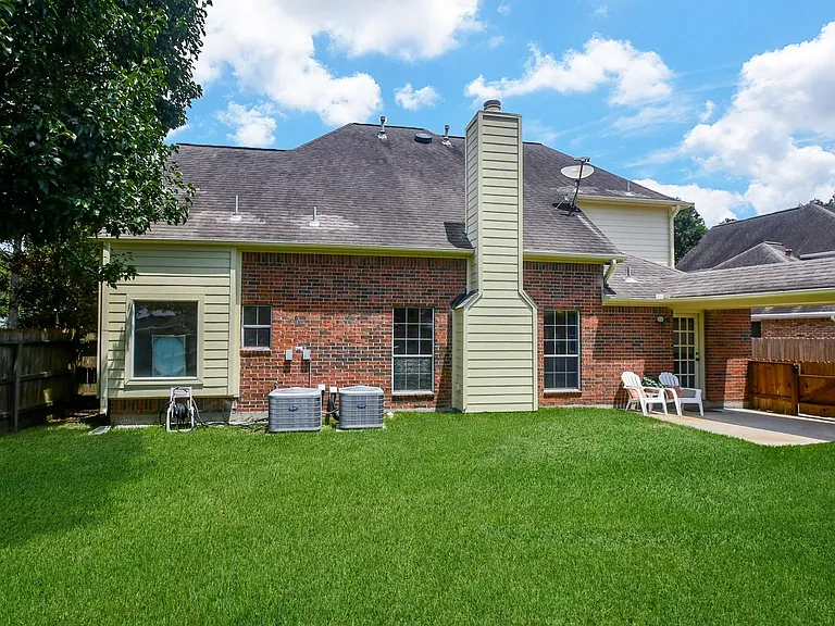 20735 Park Pine Dr — Photo 44
