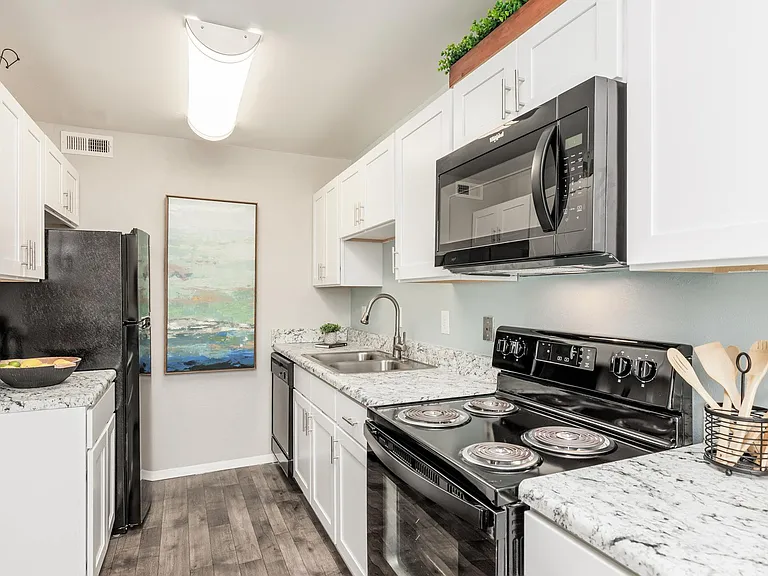 Mariners Green Apartments — Photo 10
