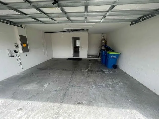Wrencrest Dr — Photo 12