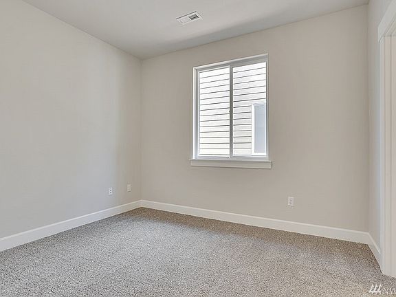 4th image of 15122 116th Avenue Ct E