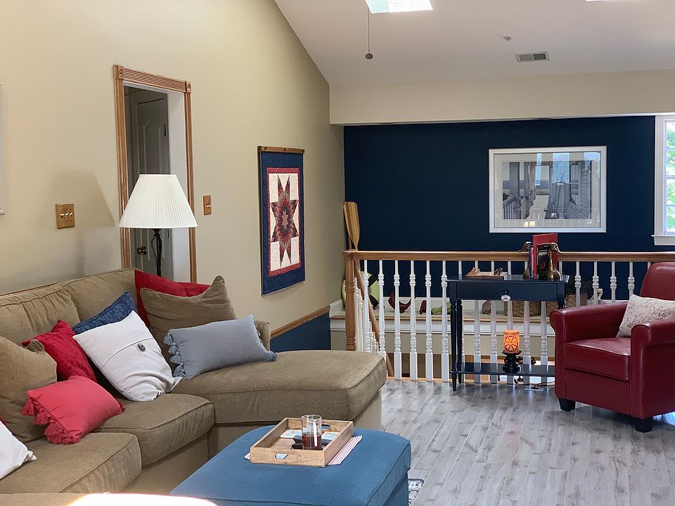 Top level family room.