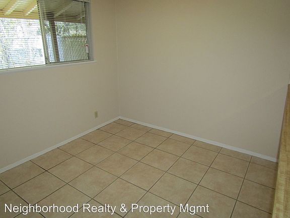 2nd image of 1412-A Valleyridge Dr