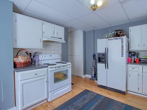 2nd image of 866 Sheridan Ave