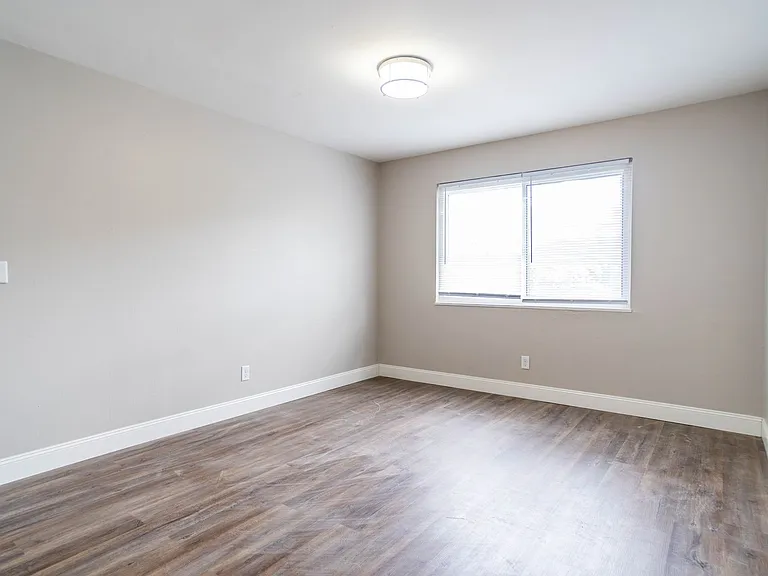 331 Kendall Pl — Photo 8