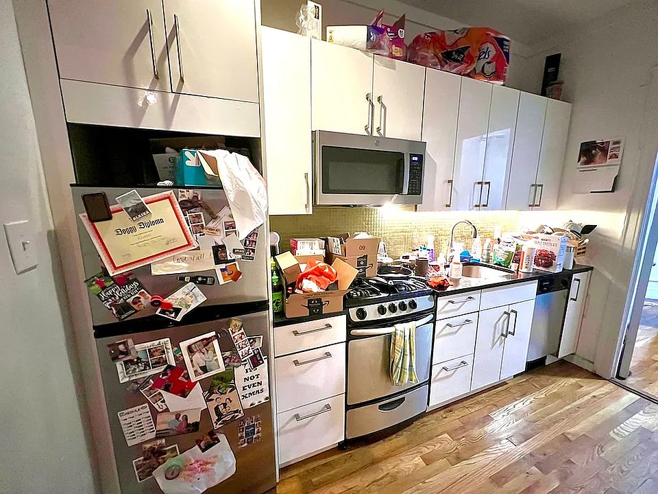 1st image of 228 W 72nd St APT 2R