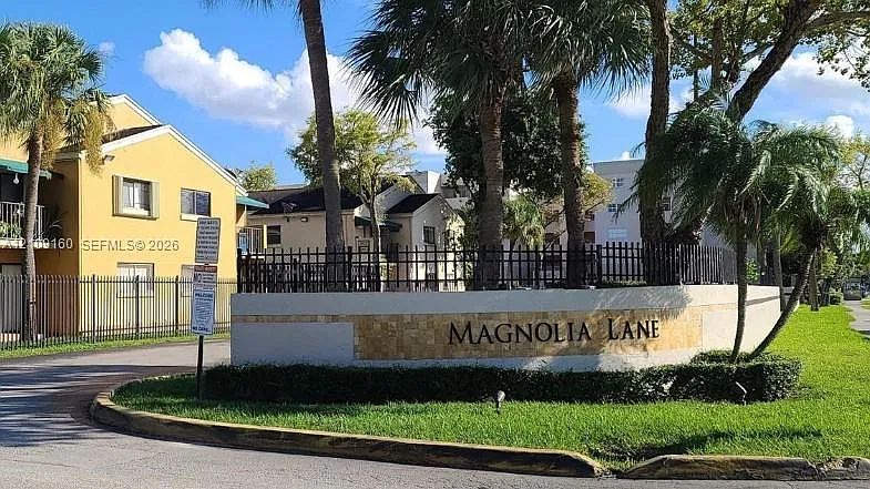 Magnolia Lane Condo — Photo 1