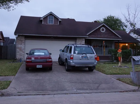 11507 Chariot Dr, Stafford, TX 77477