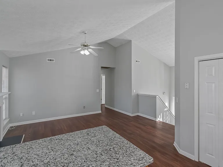 401 Edgewood Dr — Photo 9