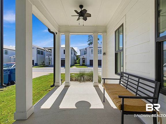 3rd image of 4673 Casablanca Dr