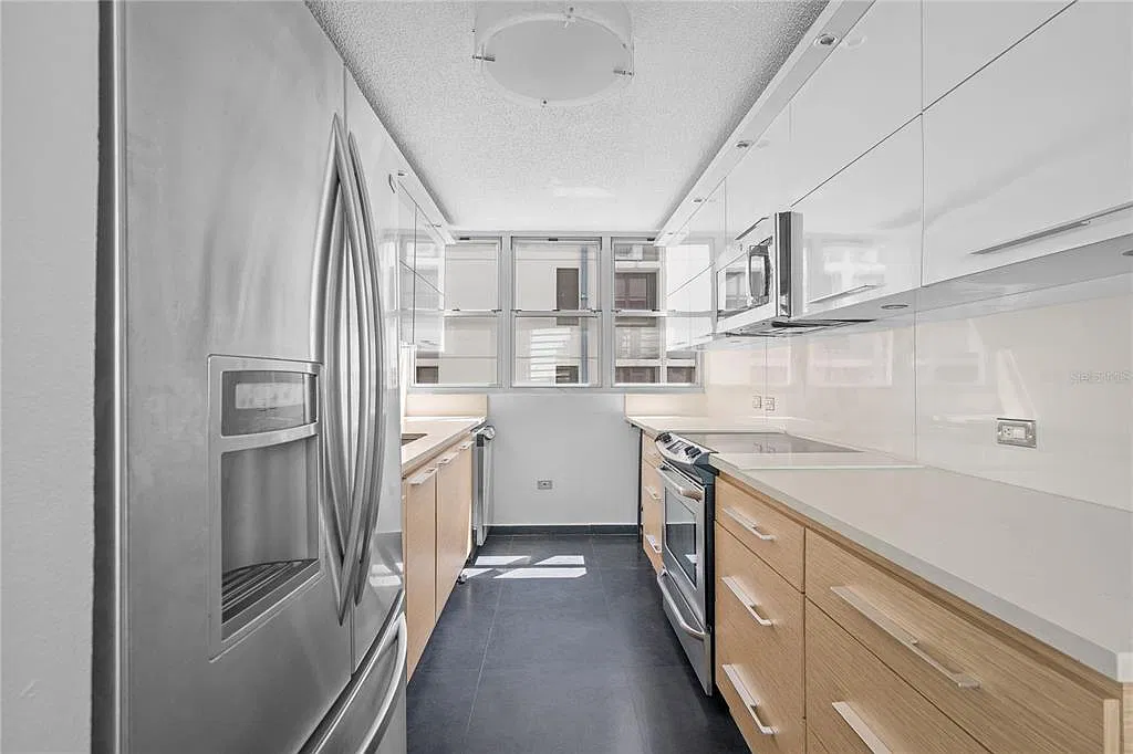 2 bed, 2.0 bath, 1100 sqft, $3,500 — Photo 3