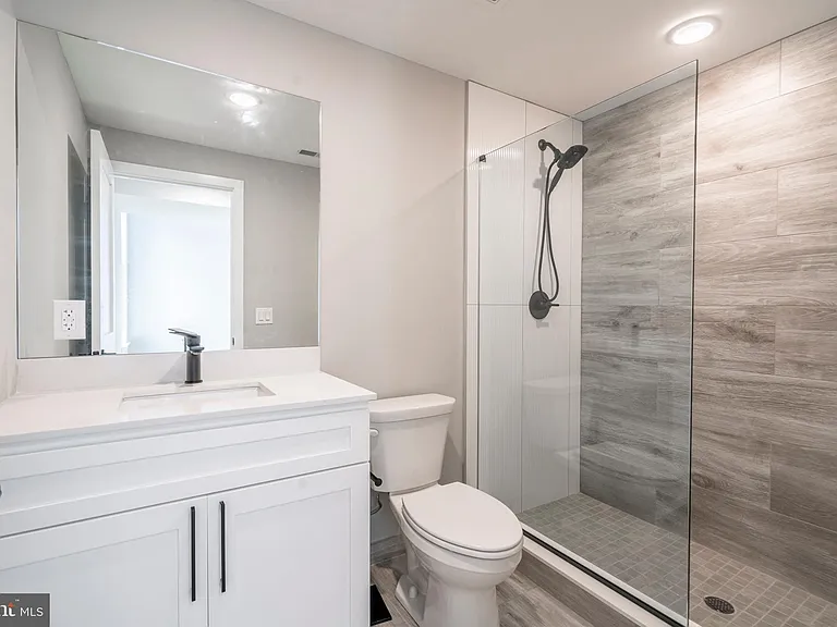 719 Dickinson St #2G — Photo 14