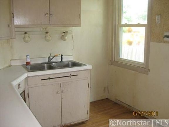 3rd image of 3333 23rd Ave S