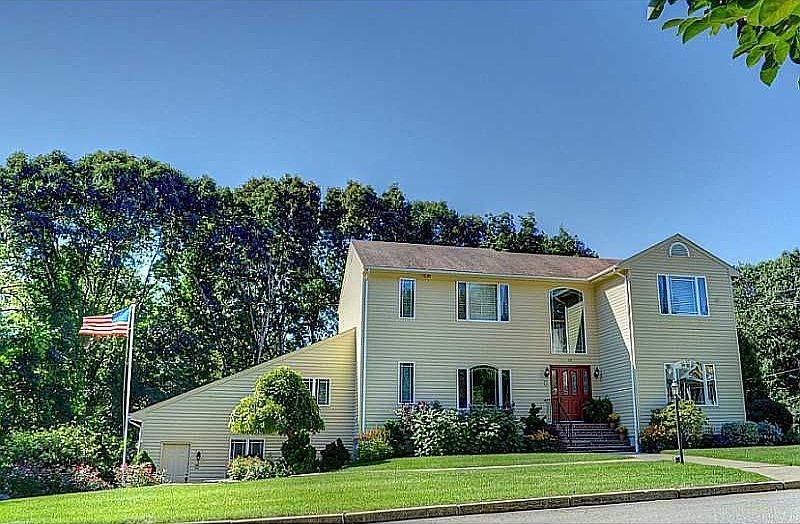 2nd image of 15 Heritage Dr