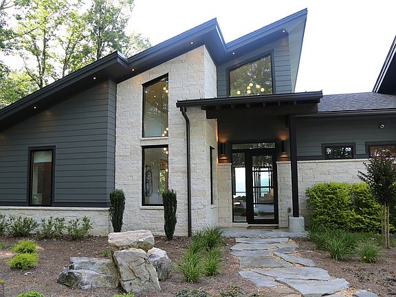3rd image of 377 Charmont Dr