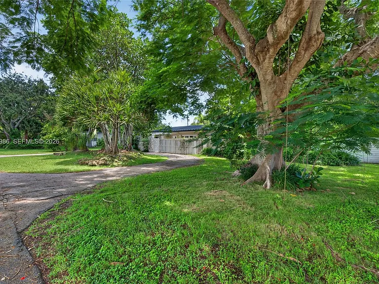 12935 SW 81st Ave — Photo 38